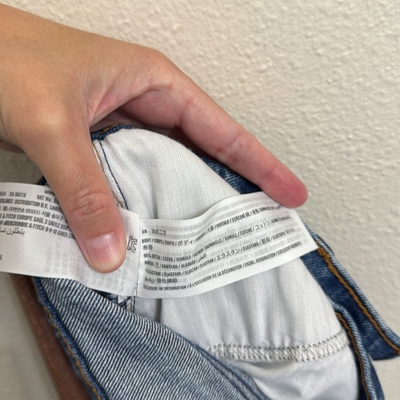 Abercrombie & Fitch 90s Relaxed High Rise Jeans - Picture 4 of 5